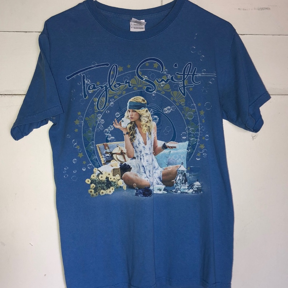 Taylor Swift fearless tour shirt